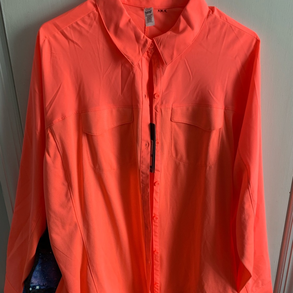 Women’s Under Armour blouse